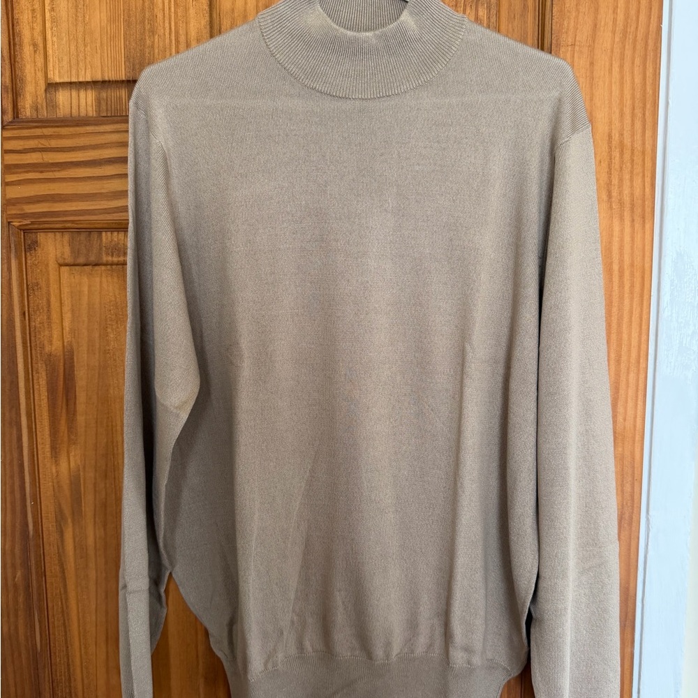 NWT Jos. A. Bank Men's 100% silk Turtleneck Sweater in Taupe